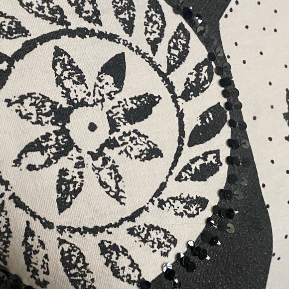 The Limited Tee - Picture 10 of 15